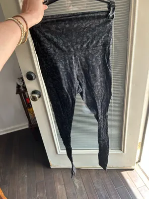 Lululemon leopard Align Leggings 25" size 4  thumbnail 3