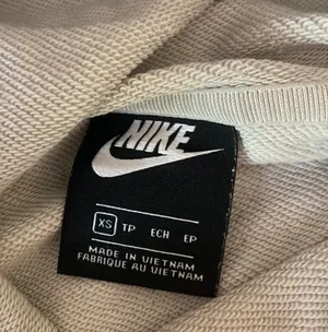 Nike Workout Crop Sweatshirt thumbnail 3