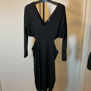 AFRM Black Side Cut Out Bodycon Dress 2X Plus Long Dolman Sleeve V-Neck Midi thumbnail 2