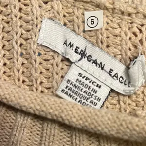 American Eagle Cropped Henley knit sweater thumbnail 3