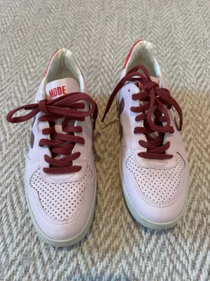 Veja Pink Modetrotter V10 Leather Lady First Low-Top Sneakers | Size 7 thumbnail 5