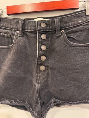 Abercrombie Curve Love High Rise Mom Shorts 6/28 thumbnail 3