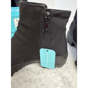 Vepose Womens Black Lug Sole Ankle Boots Block Heel Side Zip‎ 938L Size 8M NEW thumbnail 3