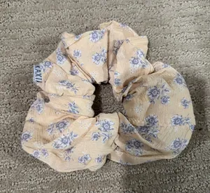 Kaxi Oversized Peach and Purple Floral Hair Scrunchie thumbnail 1