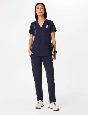 FIGS Casma Three Pocket Scrub Top PO 1518 Navy thumbnail 3