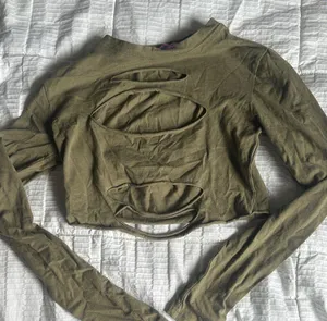 Edikted Olive Green Cutout Long Sleeve Top thumbnail 1