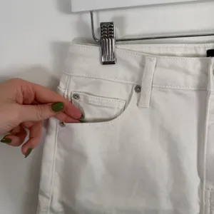 Quince Bella Stretch Vintage Denim Shorts Ghost White Organic Cotton Womens 29 thumbnail 3