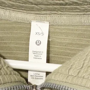 Lululemon Size XS/Small Textured 1/2 Zip Pullover Rosemary Green Sweatshirt thumbnail 4