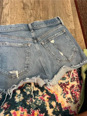 Abercrombie the mom High-Rise Distressed Denim Shorts - Blue thumbnail 10