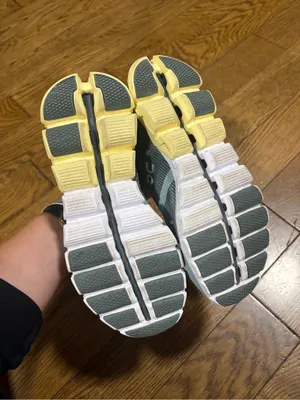 On Running Swiss engineering Women's gray green yellow Athletic Sneakers size 5 thumbnail 3