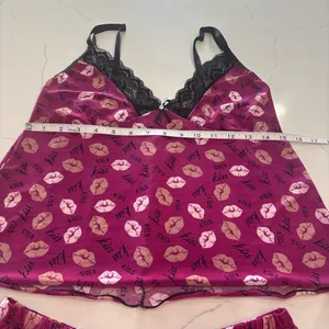 Thavata Women's Pink and black Lip Print Sleepwear Set size M thumbnail 5