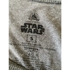 Star Wars The Child Mandalorian Graphic Tee Womens Size S Gray Long Sleeve Tee thumbnail 5