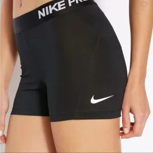 ✨ Nike Pro Core II Women's 2.5 Inch Compression Shorts✨ thumbnail 5
