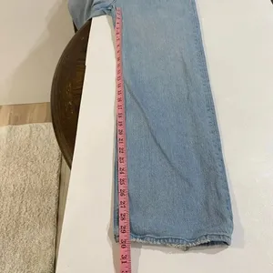 Abercrombie 90s Relaxed Jean High Rise Light Wash Size 29 Regular thumbnail 6