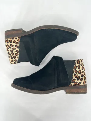 Clarks Black Suede Leopard Calf Hair Heel Chelsea Ankle Boots Size 9.5 thumbnail 4