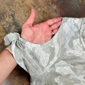 Jane & Delancey Camouflage Cold-Shoulder Cutouts Bow-Tie Short Sleeves. Knit Top thumbnail 7