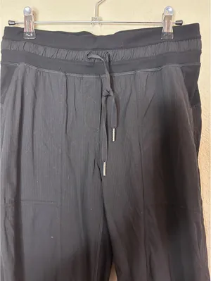 Lululemon Black Drawstring Jogger Pants Size 6 thumbnail 2