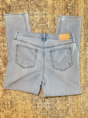 Seven7 Women's Size 8 Light Wash Straight Leg Jeans thumbnail 3