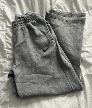 Nike Sweatpants thumbnail 1