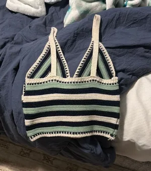 crochet top Multiple thumbnail 1