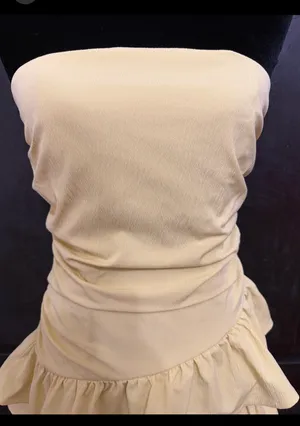 SHEIN Yellow strapless Tiered Layer Ruffle Hem Bandeau Tube Dress- size M. Tiered Layer Ruffle Hem Bandeau Tube Dress Sleeveless Ruched Solid Mini Tube Dress. Wear to a formal, date night or party event. Super cute, gently warn & excellent condition. Measurements approximately 15” from armpit to armpit not fully stretched out from elastic x 27” long. Non-smoking home. Priced to sell at as is condition. Don’t like my price, make reasonable offer! thumbnail 3