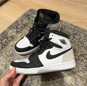 Nike Air Force 1 thumbnail 1