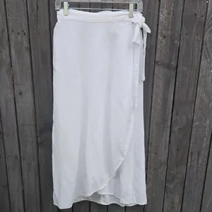 Wilfred White Wrap-Style Midi Skirt thumbnail 3