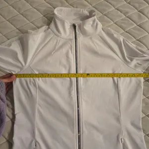 Alo yoga jacket thumbnail 5