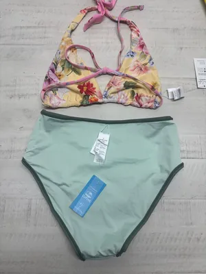 Cupshe reversible floral-print top and solid green high-waisted bottoms. thumbnail 6