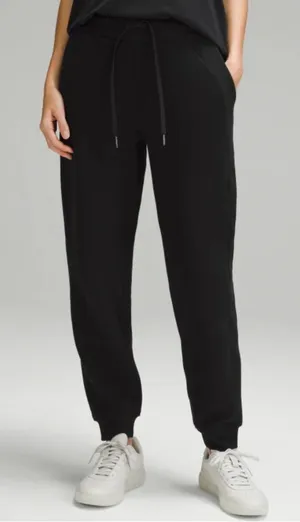 Lululemon Scuba High-Rise Jogger in Black Sz 2 thumbnail 1