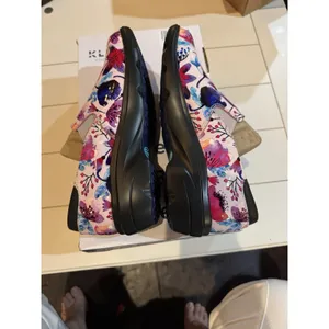 Woman's Clogs Klogs Footwear Ascent Happy Flowers Patent Size 7 thumbnail 6