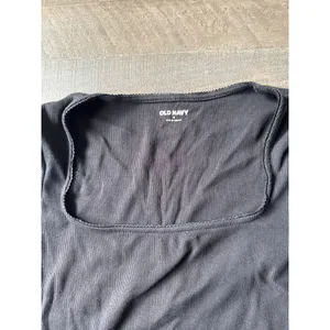 Old Navy Women's‎ Black Square Neck Short Sleeve Tee Size Medium thumbnail 3