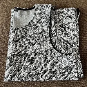 Banana Republic Sleeveless Black and White Abstract Pullover Shell- Large thumbnail 14