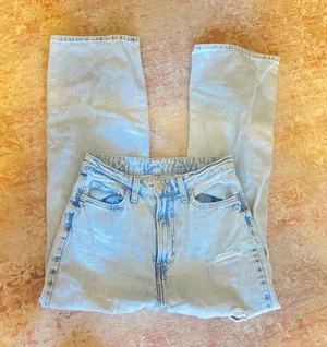 H&M High Waisted Straight Jeans thumbnail 1