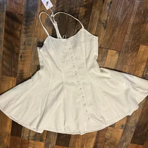 Chelsea & Violet White Embroidered Dress NWT 100% Cotton SZ L Embroidered LWD thumbnail 2