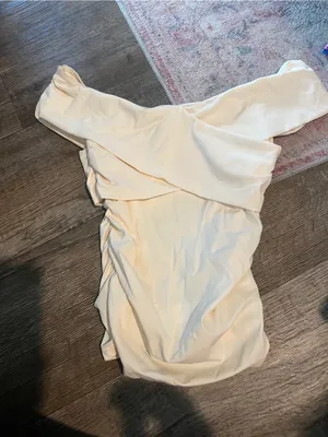 Edikted off the shoulder cream top small thumbnail 4