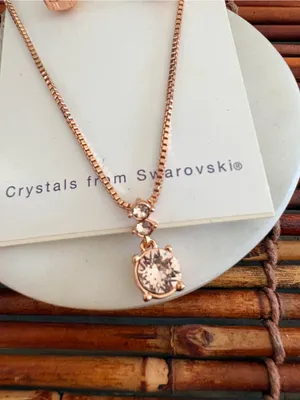 Gloria Vanderbilt Rose Gold Crystal Pendant Necklace with Matching Studs NWT thumbnail 2