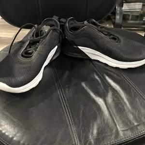 Nike Black and White Sneakers thumbnail 8