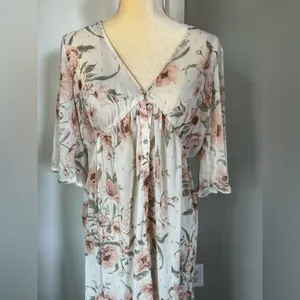 NWT Love Stitch Woman’s White Flower Airy Lightweight Boho Maxi Dress Size Large thumbnail 3