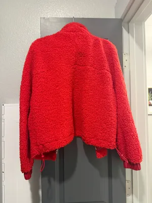 Red Zip thumbnail 2