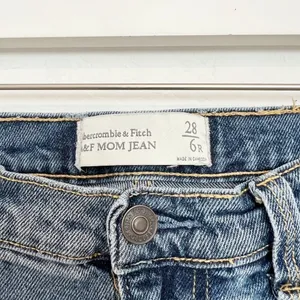Abercrombie High Rise Distressed Mom‎ Jeans 28 Grunge Punk Retro Slouchy 90s thumbnail 5