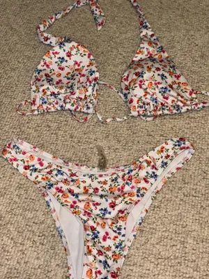 Bikini Size M thumbnail 2