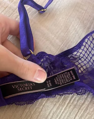 Victoria's Secret Lace Bra thumbnail 2