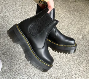 Dr. Martens Chelsea Platform boots thumbnail 1