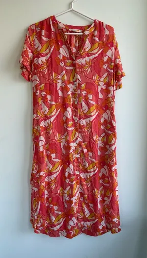 C&C California Coral Floral Button-Front Midi Dress small thumbnail 1