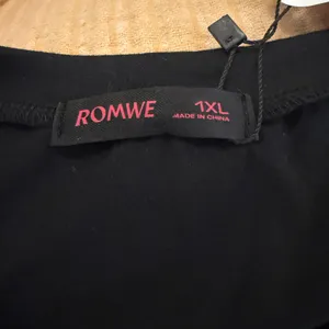 Romwe NWT Black Graphic T-Shirt with Astronaut Design thumbnail 4