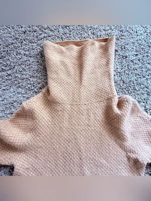 The Works New York Beige Cashmere Turtleneck Size Small thumbnail 3