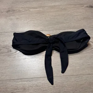 Black Bandeau Bikini Top Gold Ring Detail Strapless Swimwear XS‎ Xsmall thumbnail 3