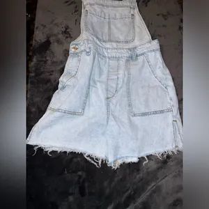 WeWoreWhat Slit Overall Short in Super Light Size Small thumbnail 12