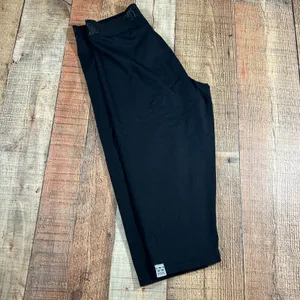 PINK Victoria's Secret Large Black Ultimate Cropped Leggings Capri Gym Workout thumbnail 5